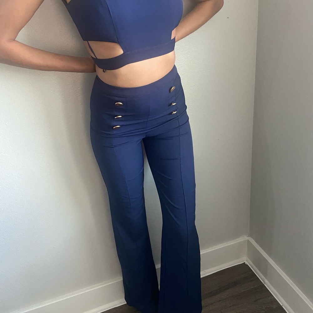 2 piece - Picture 2 of 2